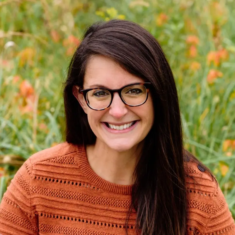 Annie Quade Headshot